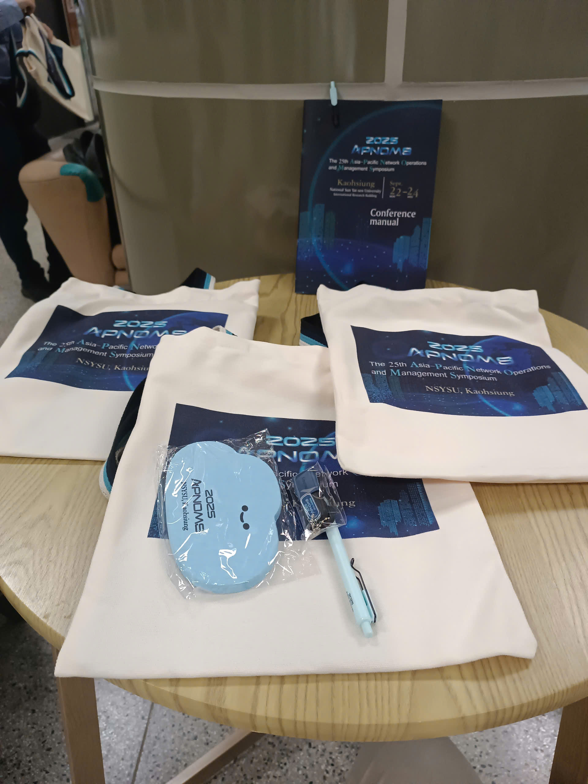 APNOMS-25 conference photo 3