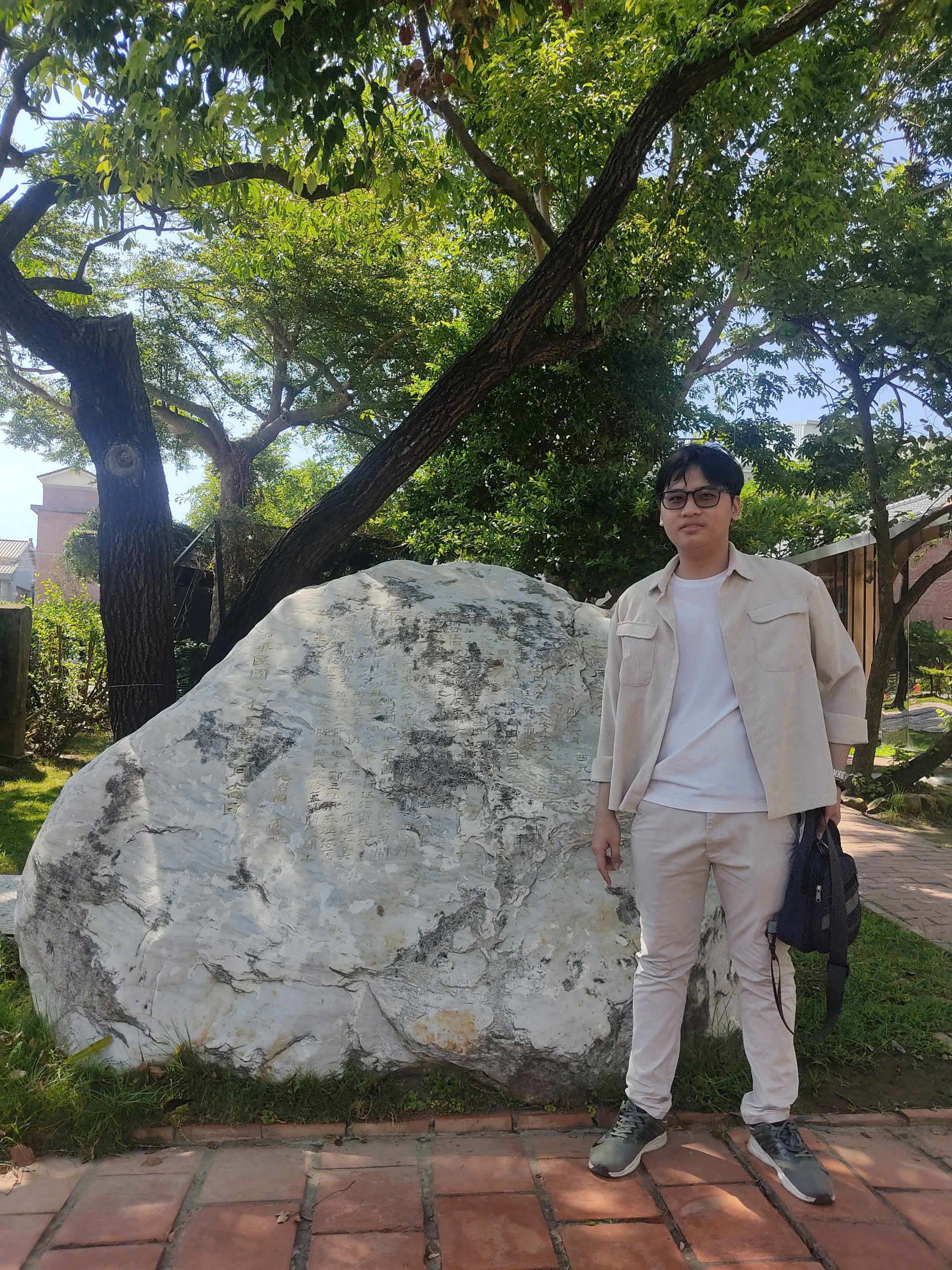 APNOMS-25 conference photo 5